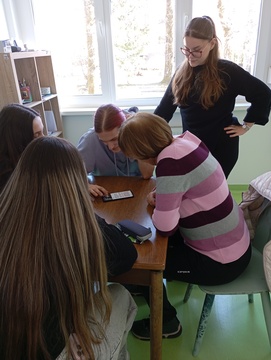 Pomoč pri uporabi pamenega telefona 4